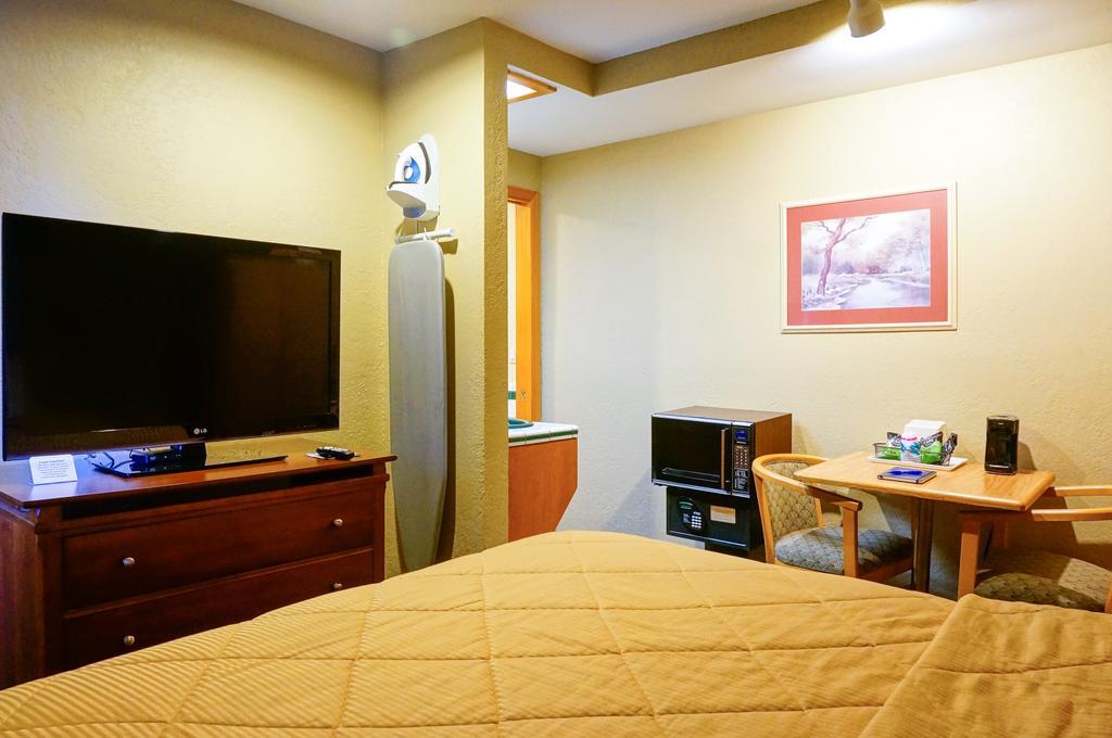 Lamplighter Inn & Suites San Luis Obispo Habitación foto